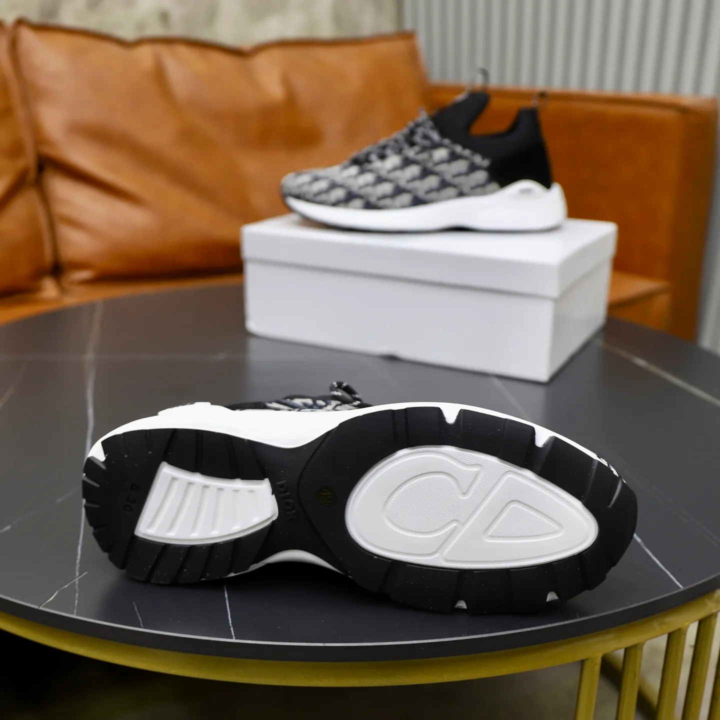 Ex-factory price: 440💰🙅‍♂️🙅‍♂️🙅‍♂️ Brand: Dior DIOR Standard code: 38-44 (45 customized) Grade: Same as the official website Material: Original material splicing Comfortable and breathable lining Lightweight and wear-resistant sports outsole Style category: Men's fashionable casual shoes Running sneakers Distinguished luxury brand elements Top luxury Color: actual picture color